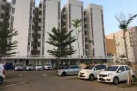 Barata Hotel Near Bandara Soekarno Hatta - Parking