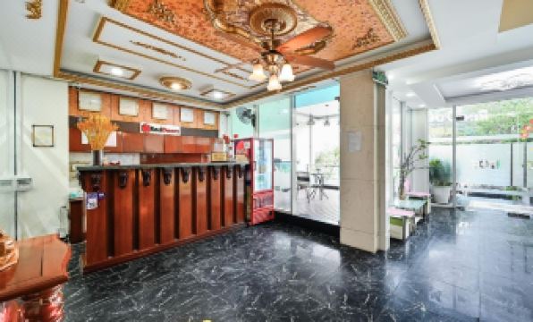 Quang Hoa Airport Hotel