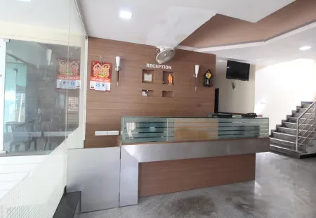 Sri Balaji Hotels Отели в г. Намаккал