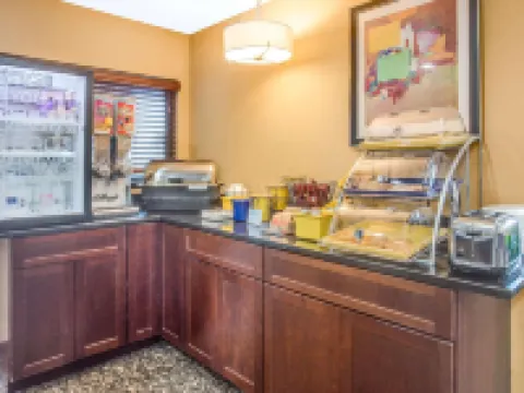Days Inn by Wyndham le Roy/Bloomington Southeast Hotels in McLean County