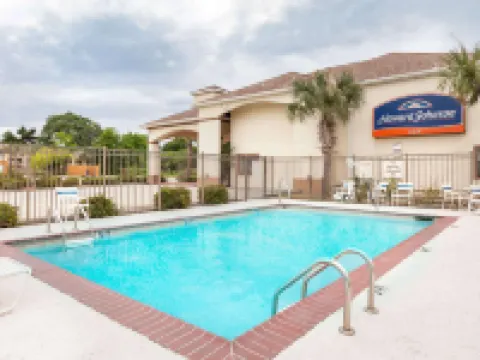 Howard Johnson by Wyndham Lafayette Hotels in Lafayette