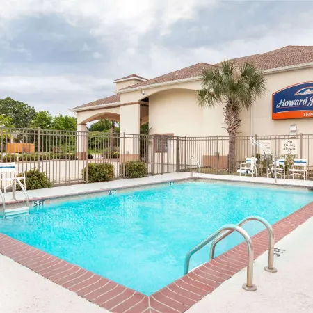 Howard Johnson by Wyndham Lafayette