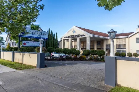 Albury Georgian Motel & Suites Отели рядом с достопримечательностью «Albury Town Hall»