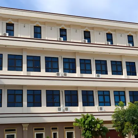 GOLDEN SEASON HOTEL
