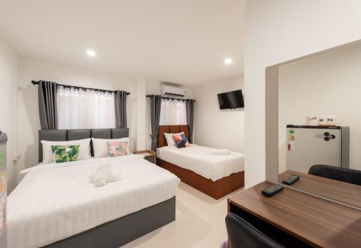 2. 로얄 BJ 호텔..