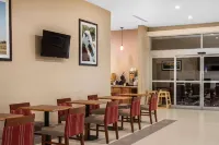 Comfort Suites - University - Bữa sáng