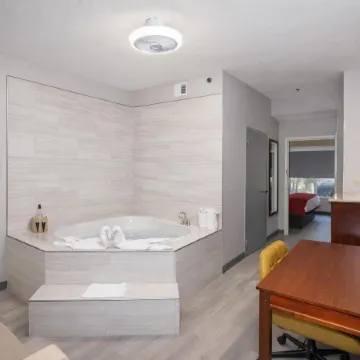 Baymont Inn & Suites by Wyndham Morrow/Atlanta I-75 South