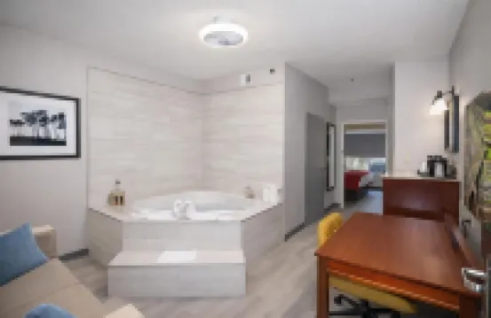 Baymont Inn & Suites by Wyndham Morrow/Atlanta I-75 South