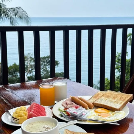 Chang Cliff Resort Отели рядом с достопримечательностью «Бар Sabay»