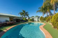Chinchilla Tourist Park - Pools