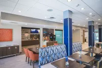 Holiday Inn Express & Suites Fernandina Beach Amelia Island by IHG - breakfast