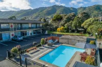 Kapiti Gateway Motel - Pools