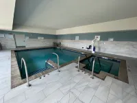 Holiday Inn Express & Suites TOMAH by IHG - Swimmingpools