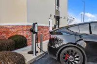 Holiday Inn Express NEW ALBANY by IHG - parking