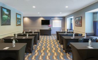 Microtel Inn & Suites by Wyndham Lillington / Campbell Univ