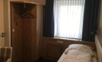 Hotel Neuenburger Hof
