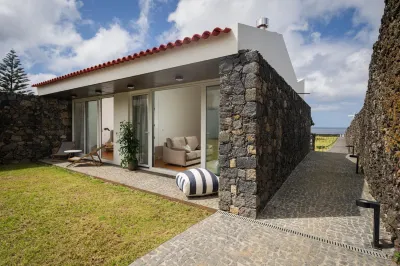 Entre Muros - Turismo Rural - Casa Com Jardim e Acesso Direto ao Mar