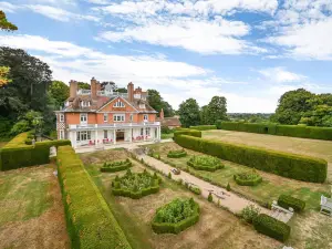 Saltcote Place