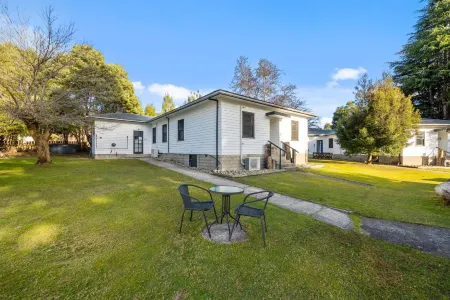 Giants Table and Cottages