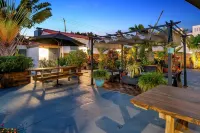 Oasis Hotel - 2-Star