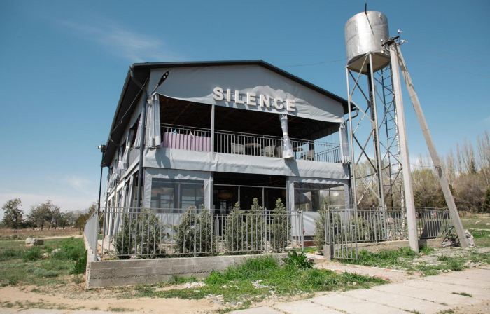 Silence hotel