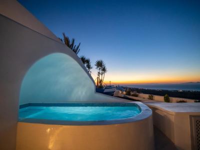Sun Angelos Oia - Luxury Cave Suites