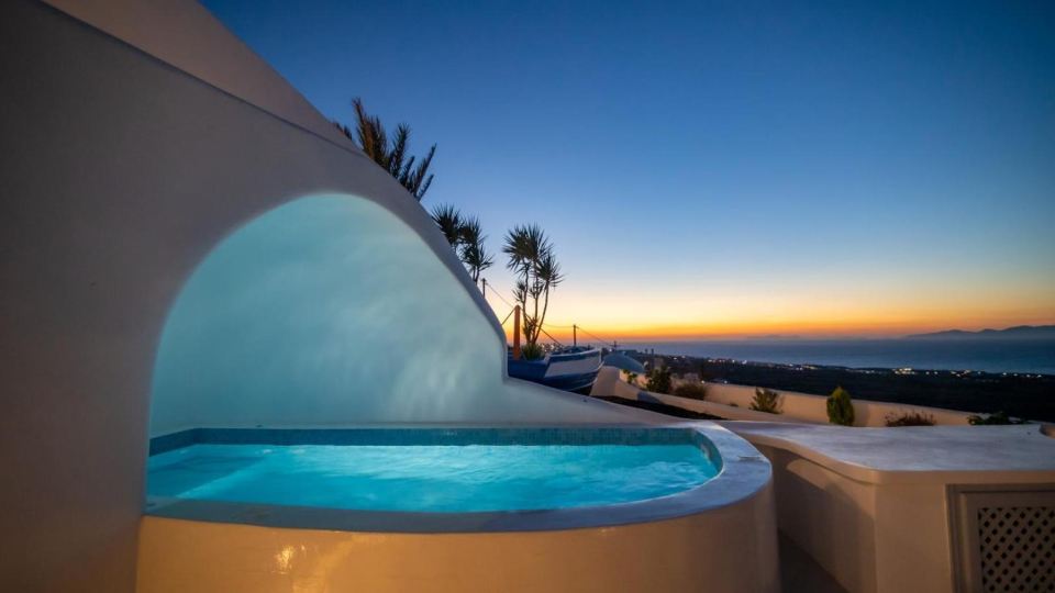 Sun Angelos Oia - Luxury Cave Suites
