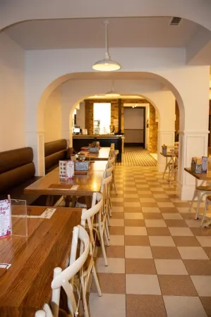 Bellbird Hotel Отели в г. Пакстон