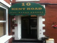Deneside Guest House โรงแรมใกล้หาด Central Beach แบล็คพูล