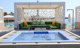 Riviera Hotel and Beach Lounge, Beirut