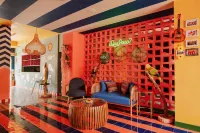 POR AQUI STAY & DINE