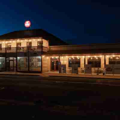 The Victoria Hotel Hotel Exterior