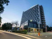 Cosmos Yaroslavl Hotel (Космос Ярославль) бывш. Парк Инн Ярославль Отели рядом с достопримечательностью «Юго-западная башня Спасо-Преображенского монастыря»