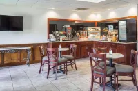 Baymont by Wyndham Madisonville - breakfast