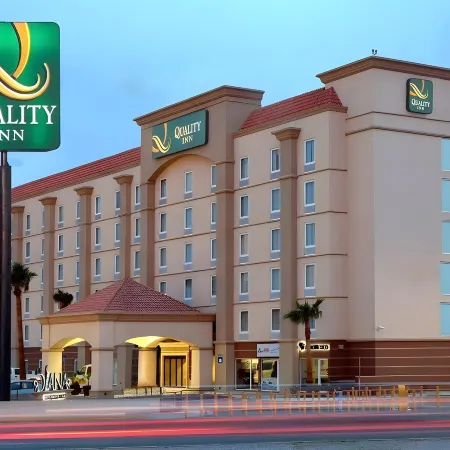 Hotel Mesaluna Near American Consulate