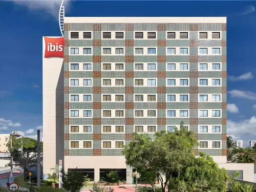 Ibis Taubate