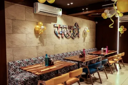 Hotel Dwarika by Vrinda Отели рядом с достопримечательностью «View Point at Temple Wall»