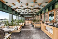 Zeus Essence Athens Central