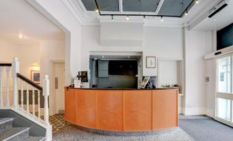 Sunday London Staines-upon-Thames Heathrow T5