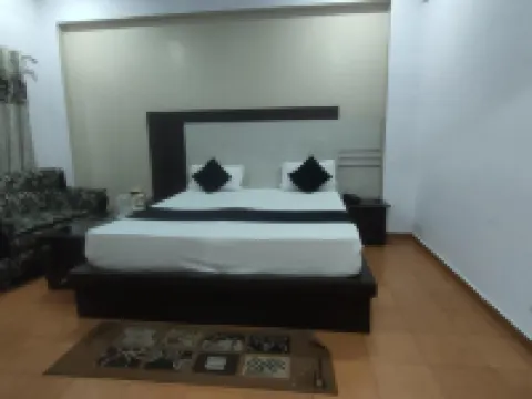 Mansarover Hotel & Banquets Hotels in Bareilly