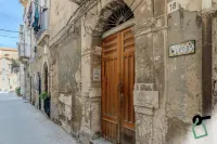 Hotiday Ortigia Opera - Pensions