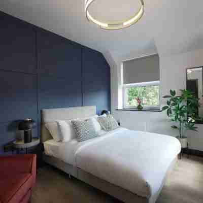 The Sixty 19 Stylish Studios and Apt. Others