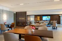 Best Western Newmarket Inn & Suites - Balcony