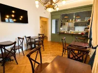 Relais Donna Lucrezia Hotels near Globe Theatre