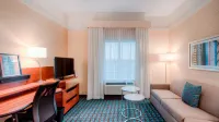 Fairfield Inn & Suites Charlotte Airport Các khách sạn ở Charlotte