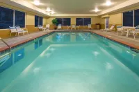Holiday Inn Express & Suites LEXINGTON DTWN AREA-KEENELAND by IHG - parking