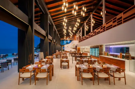 The Westin Maldives Miriandhoo Resort Отели в г. Kunfunadhoo