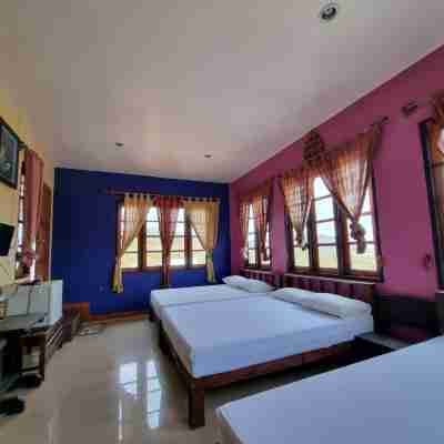 Sawasdee Sichang Resort Rooms