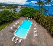 Hilo Hawaiian Hotel, Trademark Collection by Wyndham - piscina