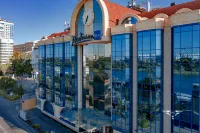 Radisson Blu Rostov-on-Don (Рэдиссон Блу Ростов-на-Дону) Отели рядом с достопримечательностью «Памятник Героям Первой Мировой Войны»